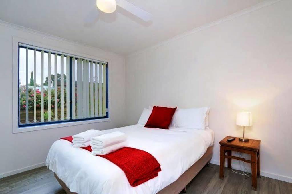 Phillip Island Off-Track Accommodation Cowes Exteriör bild
