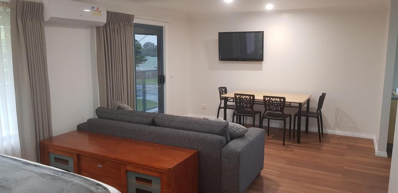 Phillip Island Off-Track Accommodation Cowes Exteriör bild